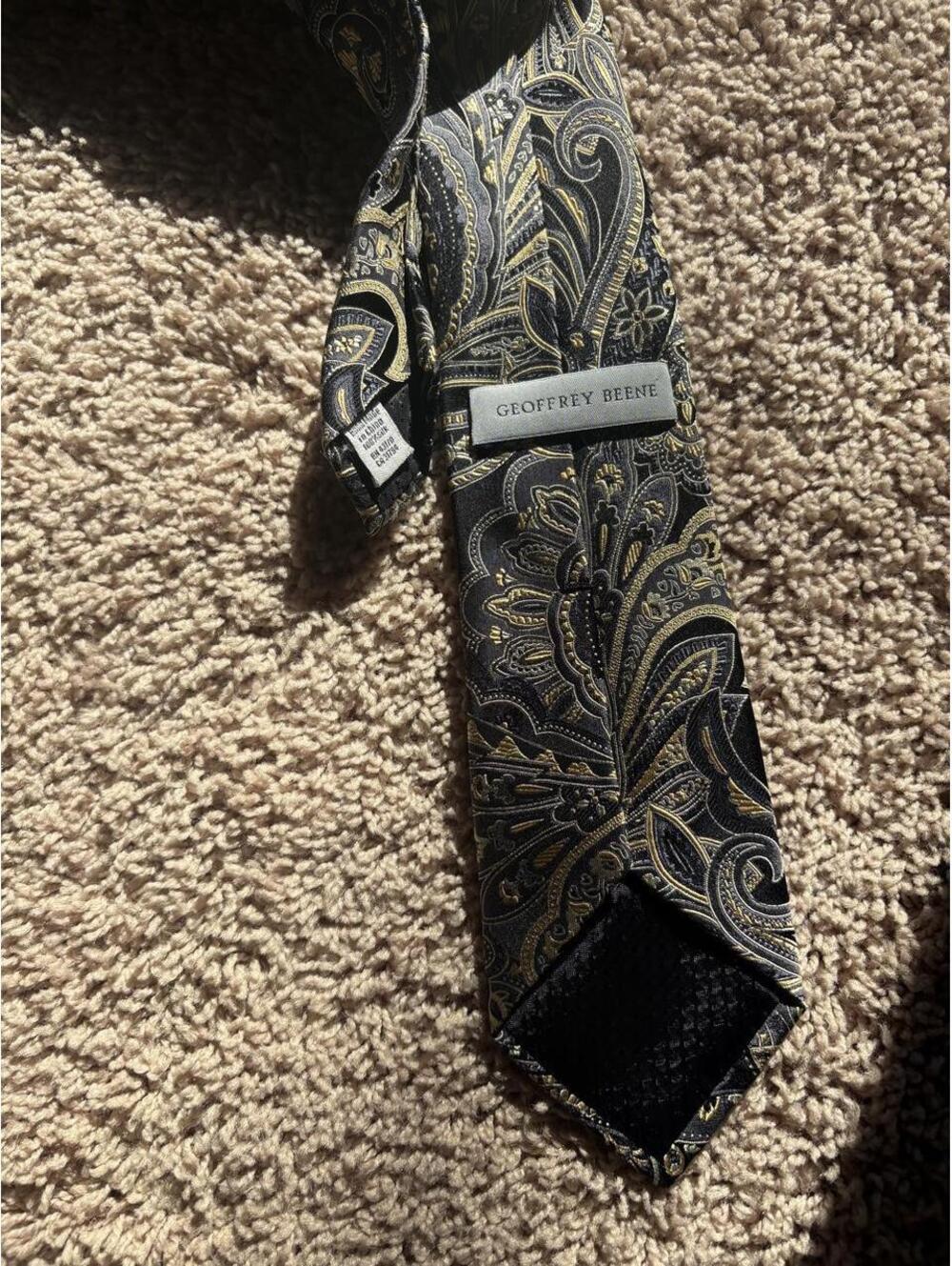Geoffrey Beene Men's Brown and Black Tie